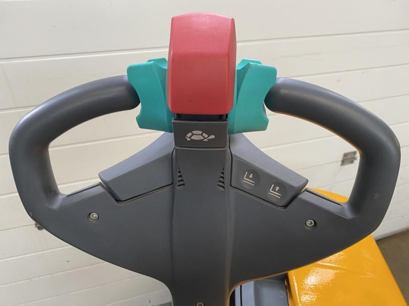 Elektro-Gehstapler, Niederflurhubwagen, Ameise, Deichselstapler