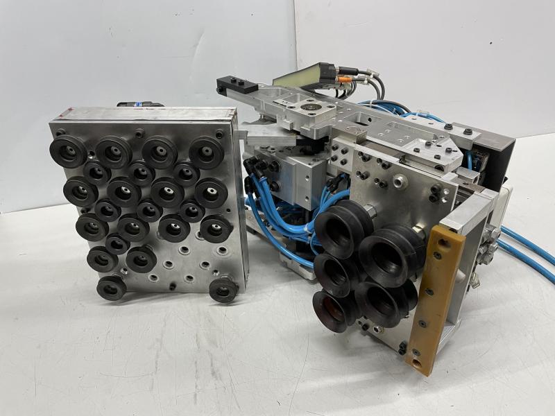 Vakuum-Hebegerät, Vakuumheber,  Sonderanfertigung als Handlinggerät für einen Industrieroboter