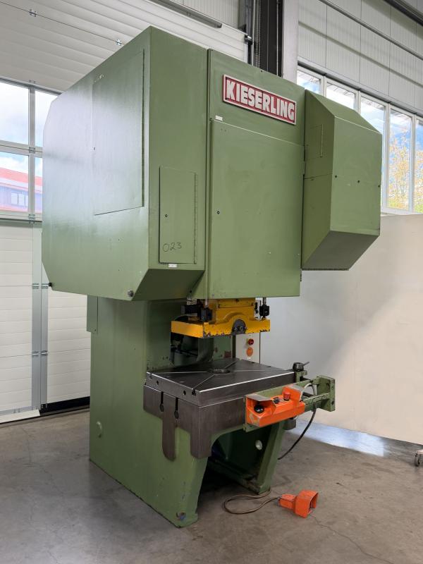 Einständer Exzenterpresse