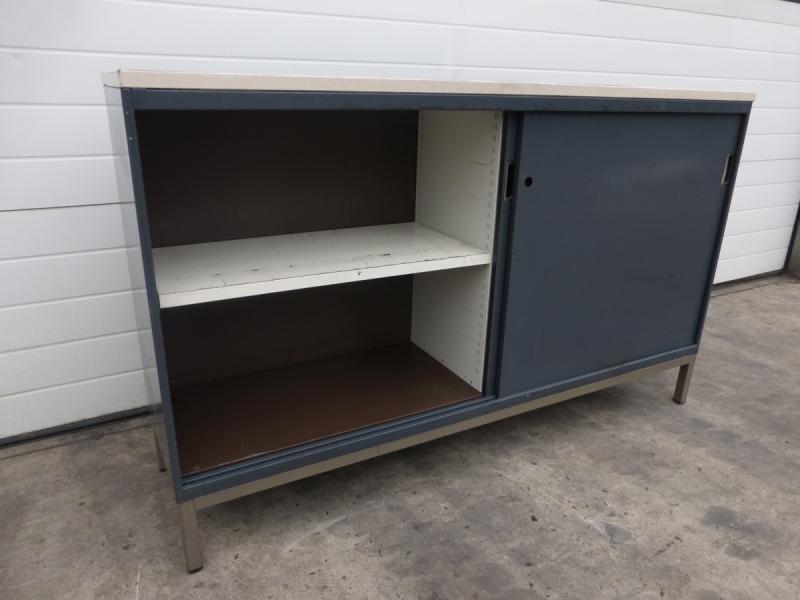 Metallschrank mit 2 Schiebetüren Blechschrank