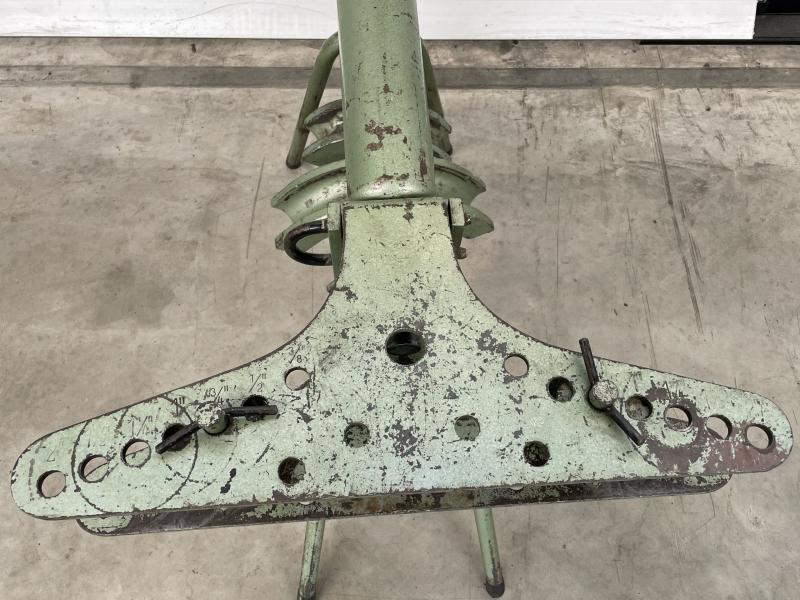 Hydraulischer Rohrbieger mit Handpumpe