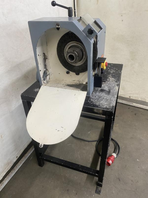 Bürstenentgratmaschine