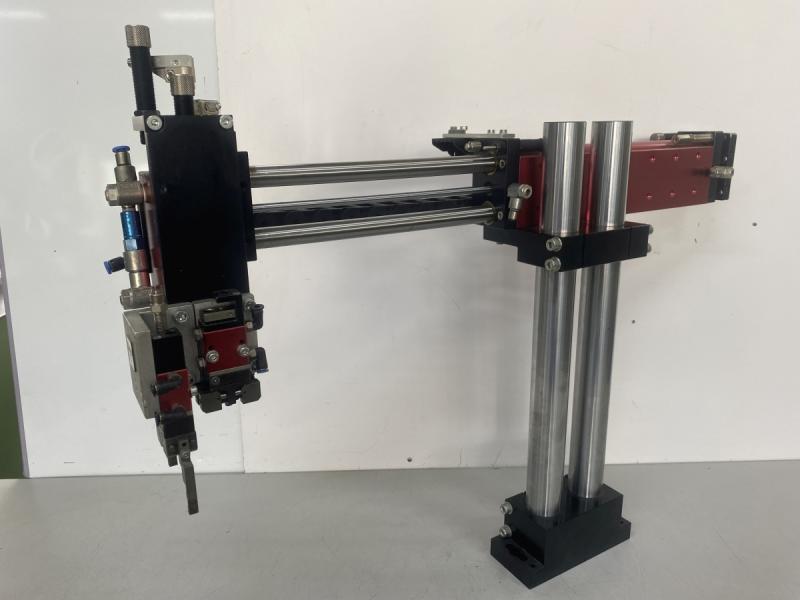 Pneumatischer Pick & Place Manipulator, Ladeeinheit wie Scara Roboter mit Parallel-Greifer