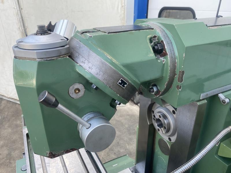 Univ. Konsolfräsmaschine mit Digitalanzeige