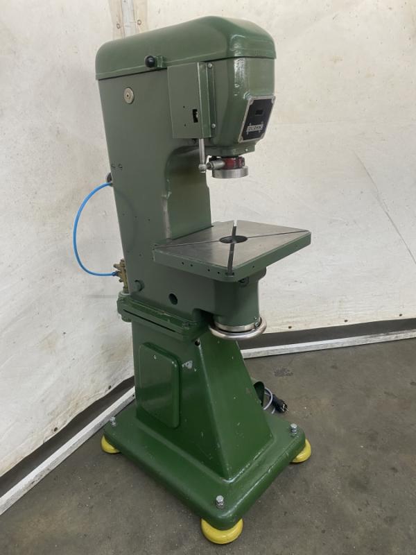 Druckluft Kniehebelpresse