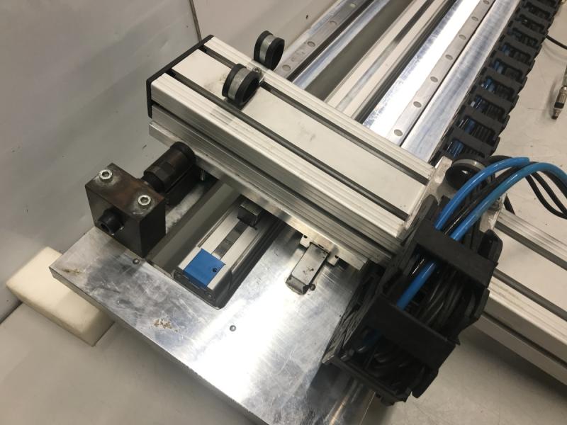 Linearantrieb, kolbenstangenloser Pneumatikzylinder Linearführung Linearantrieb, kolbenstangenloser Pneumatikzylinder Linearführung