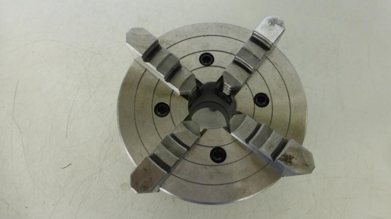 Planscheibe mit 4 einzeln verstellbaren Spannbacken