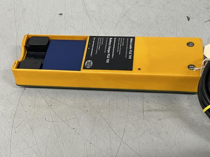 Ladegerät, Batterieladegerät für Funksender Akku für Kranfernsteuerung, Akku-Lader 6 Volt