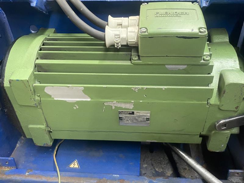 Bürstenentgratmaschine, Rohrentgratmaschine