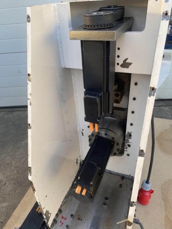 Gehrungs Kappsäge für Alu (Sonder-Maschinenbau mit 4 Servomotoren) Gehrungs Kappsäge für Alu (Sonder-Maschinenbau mit 4 Servomotoren)