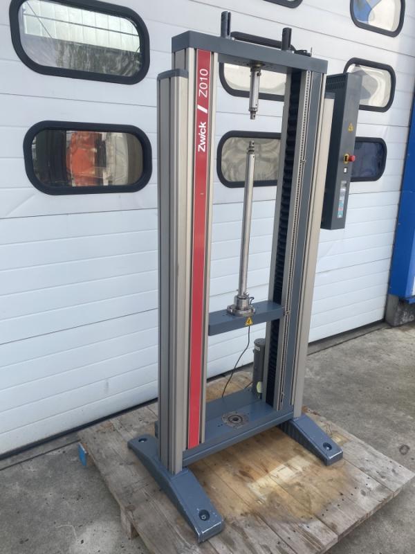 Statische Materialprüfmaschine Universalprüfmaschine AllroundLine mit zwei Prüfräumen
