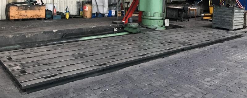 Plattenfeld, Aufspannplatte mit T-Nuten 8000 x 2100 mm, 2-teilig
