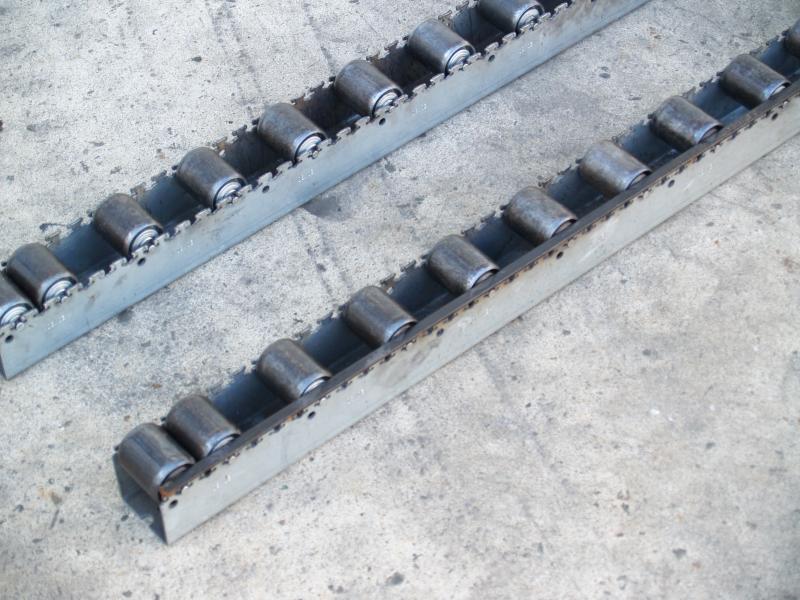 Rollenbahn mit kugelgelagerten Metallrollen