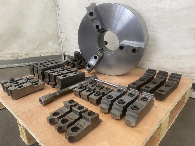 3-Backen Planspiral-Drehfutter Ø 500 mm, mit Kurzkegel DIN 55027 Gr. 11  + 6 Backensätze