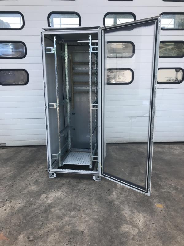 Serverschrank, Serverrack, Netzwerkschrank, PC-Schrank Schaltschrank, Steuerschrank