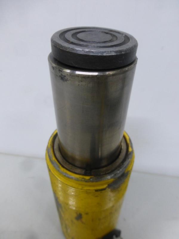 Einfachwirkender Hydraulikzylinder mit Federrückzug, Hydraulikstempel, Hublast: 10 ton.