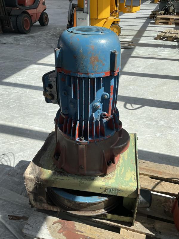 Kranmotor, Schiebeankermotor, Schubankermotor, Fahrantrieb Kranbrückenantrieb mit Getriebe