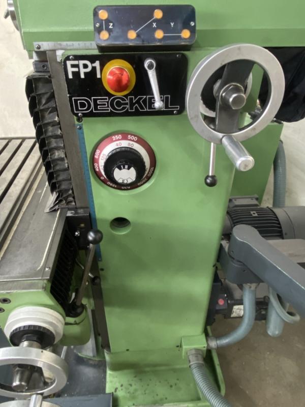 Univ. Werkzeugfräsmaschine mit Aktiv-Digitalanzeige