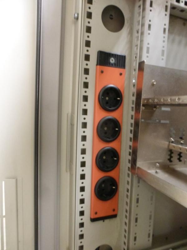 Serverschrank 19"Rack  Metallschrank, PC-Schrank, Computer Schrank