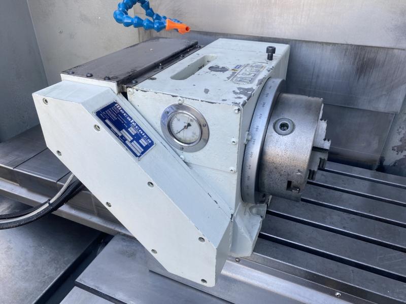 4-Achsen CNC Bohr- und Fräsmaschine, Überholt in 2020 mit Teilapparat als Rundachse