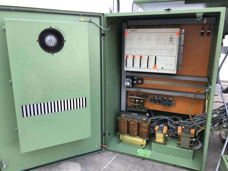CNC Univ. Werkzeugfräsmaschine mit Steuerung GRUNDIG Contur 3 - DEFEKT