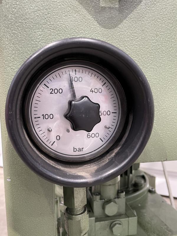 Hydraulikaggregat bis 500 bar für Mobil-Clinchzange oder Mobilformer