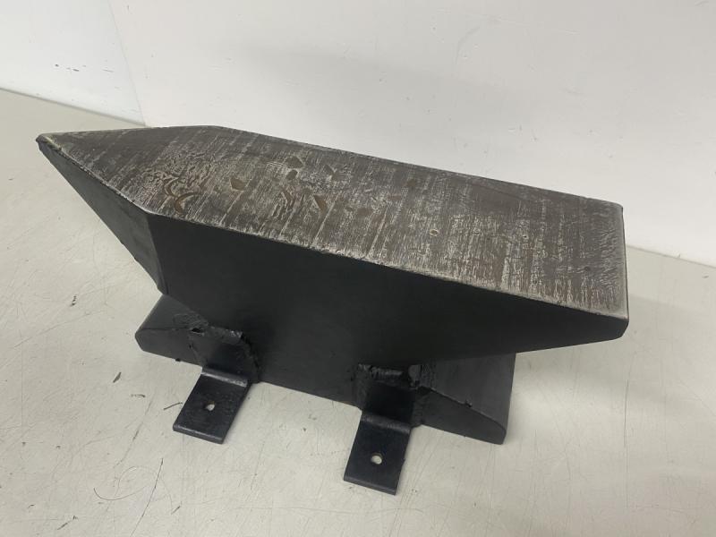 Amboss mit Vierkanthorn und Rechteckhorn Einheitsamboss, Böhmische Form