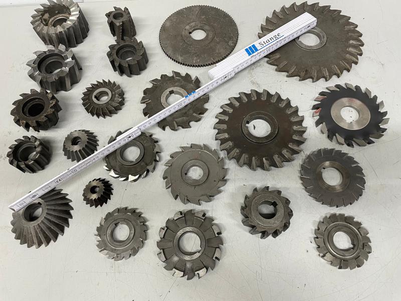 Posten Walzenstirnfräser 12,5 kg, Scheibenfräser, Schwalbenschwanzfräser, Fräser (22 Stück)