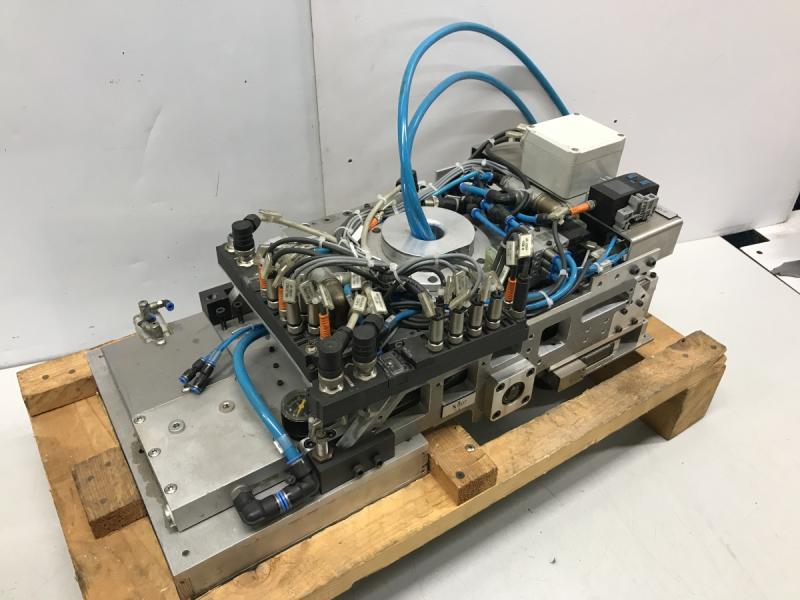 Vakuum-Hebegerät, Vakuumheber,  Sonderanfertigung als Handlinggerät für einen Industrieroboter