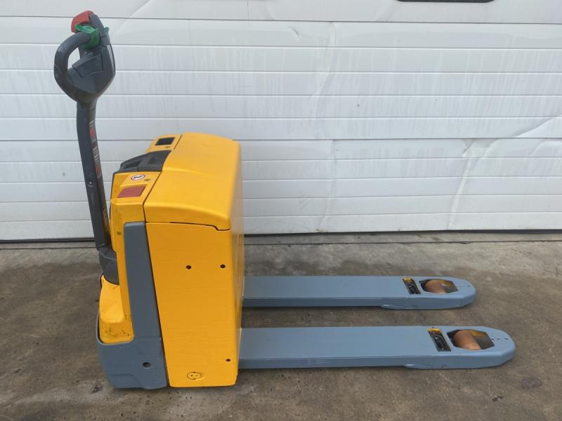 Elektro-Gehstapler, Niederflurhubwagen, Ameise, Deichselstapler Elektro-Gehstapler, Niederflurhubwagen, Ameise, Deichselstapler