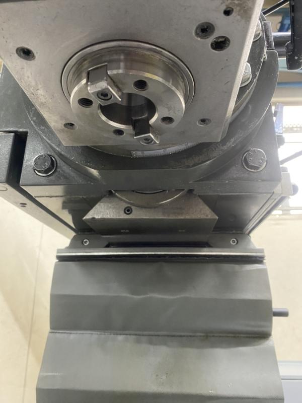 Univ. Werkzeugfräsmaschine in 2008 überholt von MMD