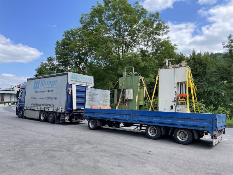 3-Achs LKW-Anhänger, Tieflader-Anhänger, Plateauanhänger mit Plane, Schiebeplane ETSCHA