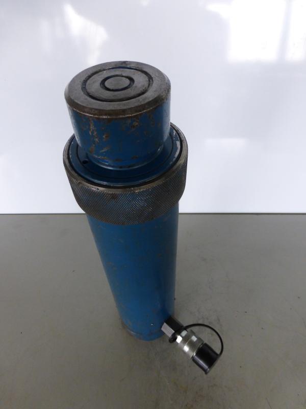 Einfachwirkender Hydraulikzylinder mit Federrückzug, Hydraulikstempel, Lukaszylinder, Maschinenheber Einfachwirkender Hydraulikzylinder mit Federrückzug, Hydraulikstempel, Lukaszylinder, Maschinenheber