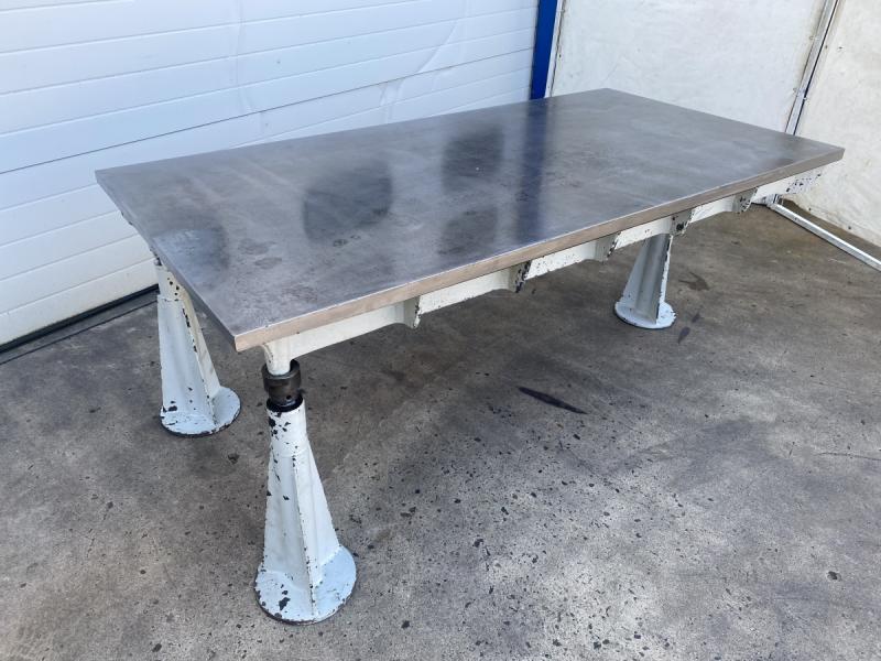 Richt- und Schweißplatte Stahlguß-Grauguß stark verrippt