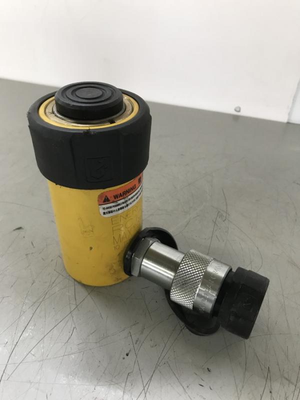 Einfachwirkender Hydraulikzylinder mit Federrückzug, Hydraulikstempel Hublast: 10 ton. 