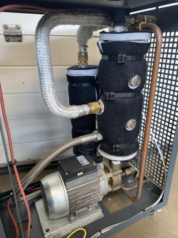 Universal Temperiergerät mit Elektroheizung und Anschlüssen für Fremdkühlung