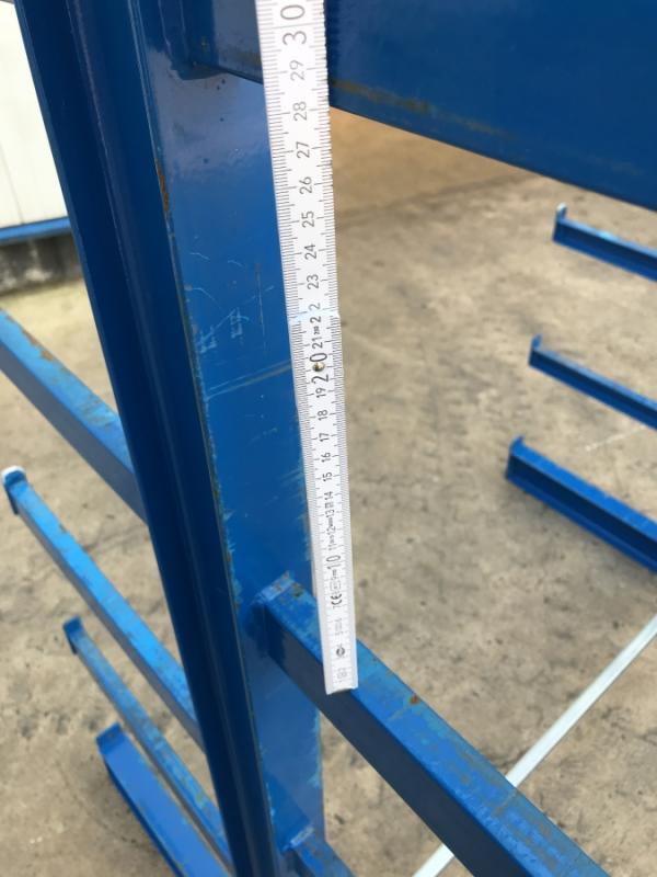 Doppelseitiges Kragarmregal  für Stangenware