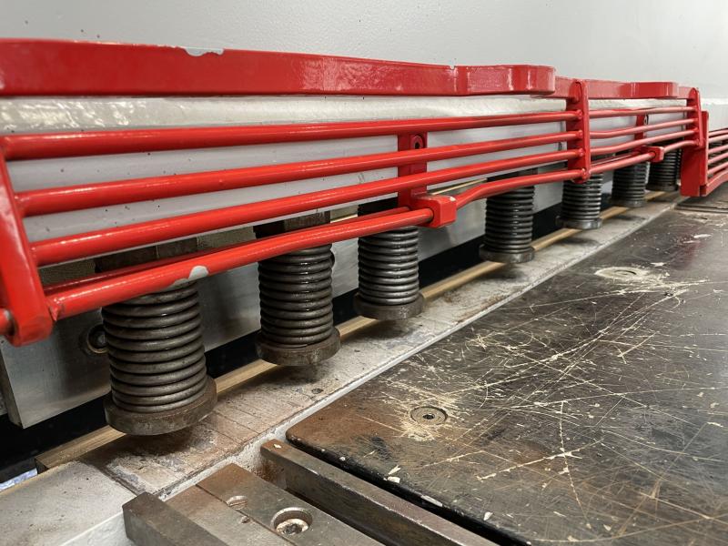 Hydr. Tafelschere, Schwingschnitt-Tafelblechschere