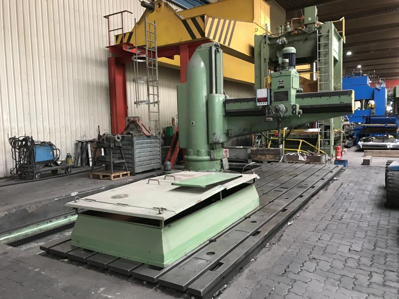 Radialbohrmaschine MK6, mit Plattenfeld 8000 x 2100 mm