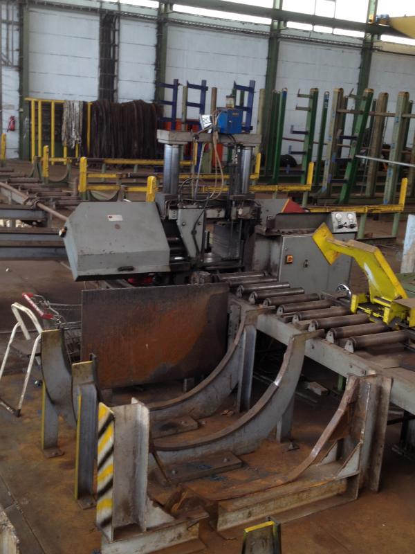 Säulengeführter Bandsäge Halbautomat bis Ø 380 mm mit Bündelspanneinrichtung und Materialanschlag