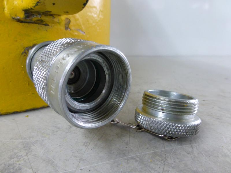 Einfachwirkender Hohlkolbenzylinder mit Federrückzug, Hydraulikstempel, Maschinenheber Einfachwirkender Hohlkolbenzylinder mit Federrückzug, Hydraulikstempel, Maschinenheber