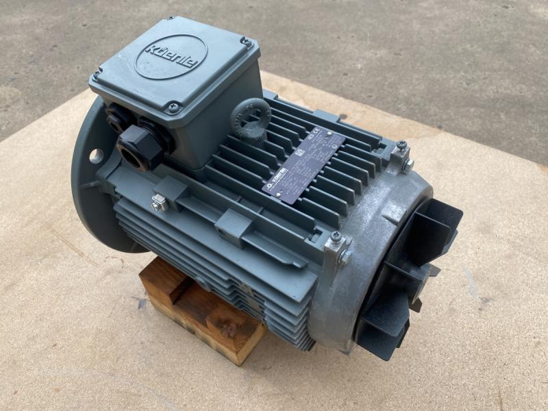 Drehstrom Elektromotor 3 kW Drehstrommotor Kraftstrommotor, E-Motor, Käfigläufer, Asynchronmotor Drehstrom Elektromotor 3 kW Drehstrommotor Kraftstrommotor, E-Motor, Käfigläufer, Asynchronmotor