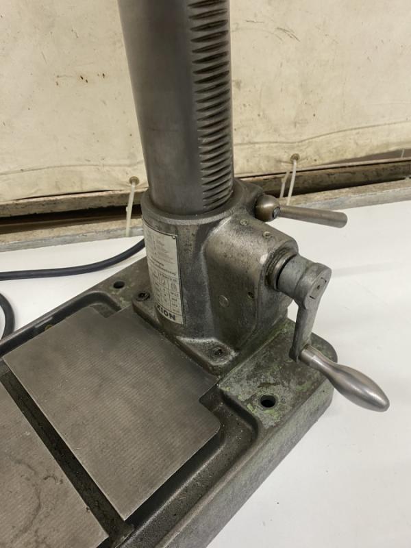 Tisch- Bohr- und Gewindeschneidmaschine, Tischbohrmaschine