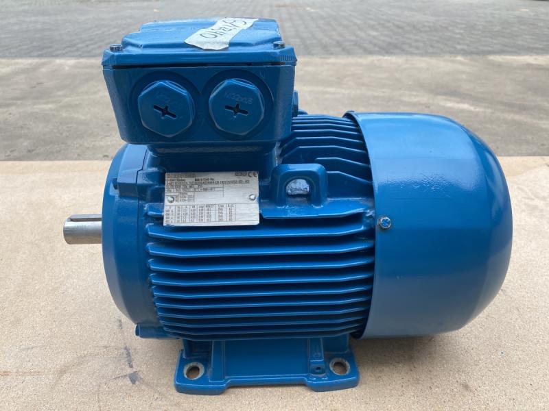 Drehstrom Elektromotor 4 kW Drehstrommotor Kraftstrommotor, E-Motor, Käfigläufer, Asynchronmotor Drehstrom Elektromotor 4 kW Drehstrommotor Kraftstrommotor, E-Motor, Käfigläufer, Asynchronmotor