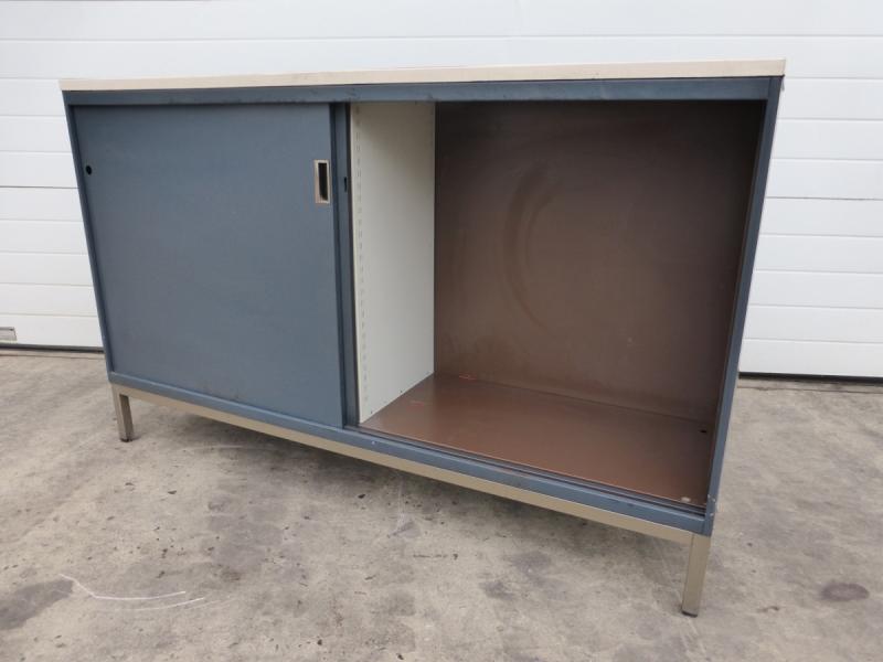 Metallschrank mit 2 Schiebetüren Blechschrank
