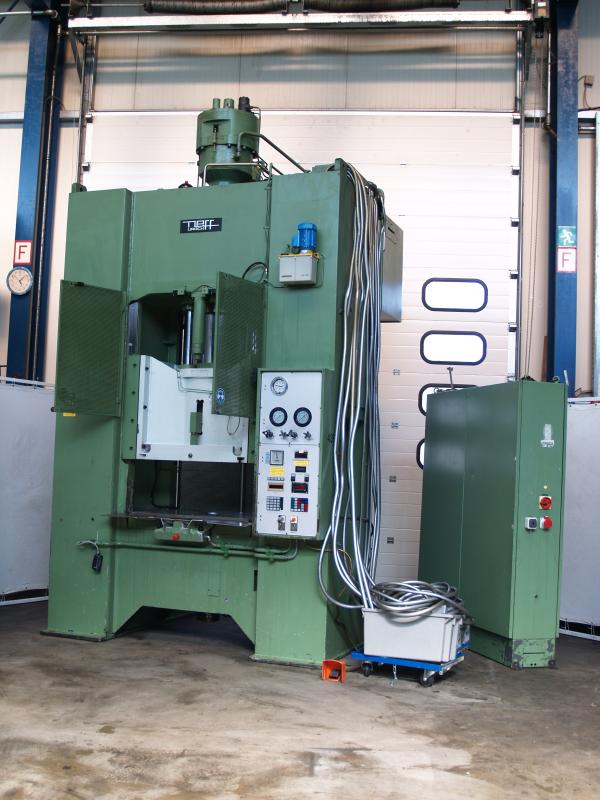Doppelständer - Hydraulikpresse mit Ziehkissen, Hydraulische Ziehpresse