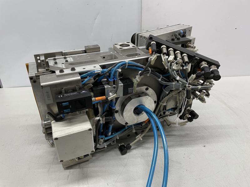 Vakuum-Hebegerät, Vakuumheber,  Sonderanfertigung als Handlinggerät für einen Industrieroboter