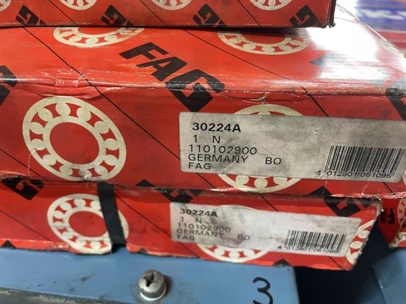 Kegelrollenlager 30224A, Wälzlager -- 120-215-40