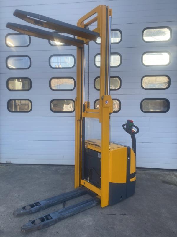 Elektro - Gehstapler, Deichselstapler mit Initialhub, Traglast 1400 kg, Hubhöhe 2500 mm