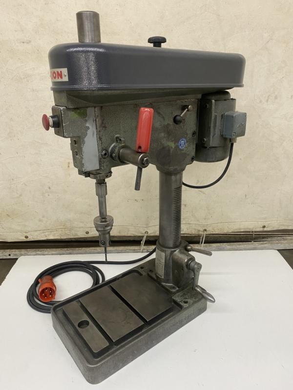 Tisch- Bohr- und Gewindeschneidmaschine, Tischbohrmaschine